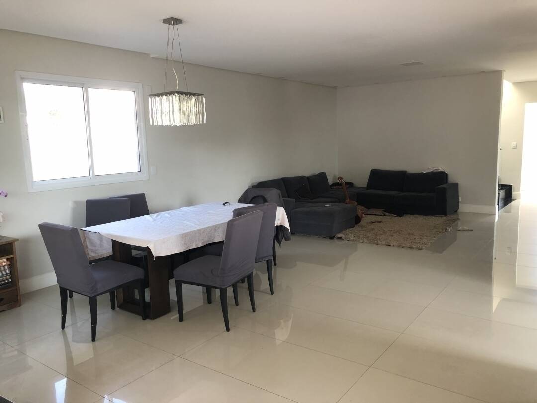 Casa à venda com 3 quartos, 330m² - Foto 4