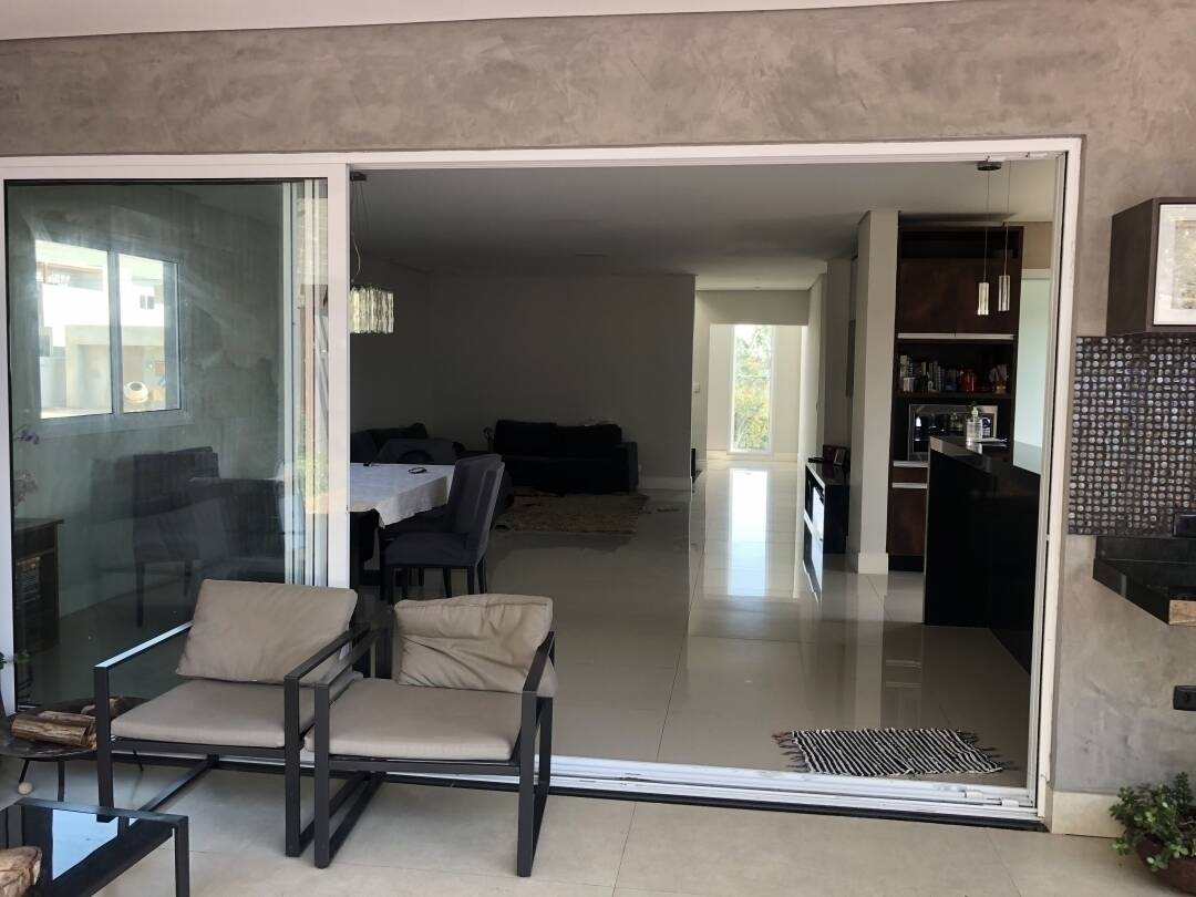 Casa à venda com 3 quartos, 330m² - Foto 16