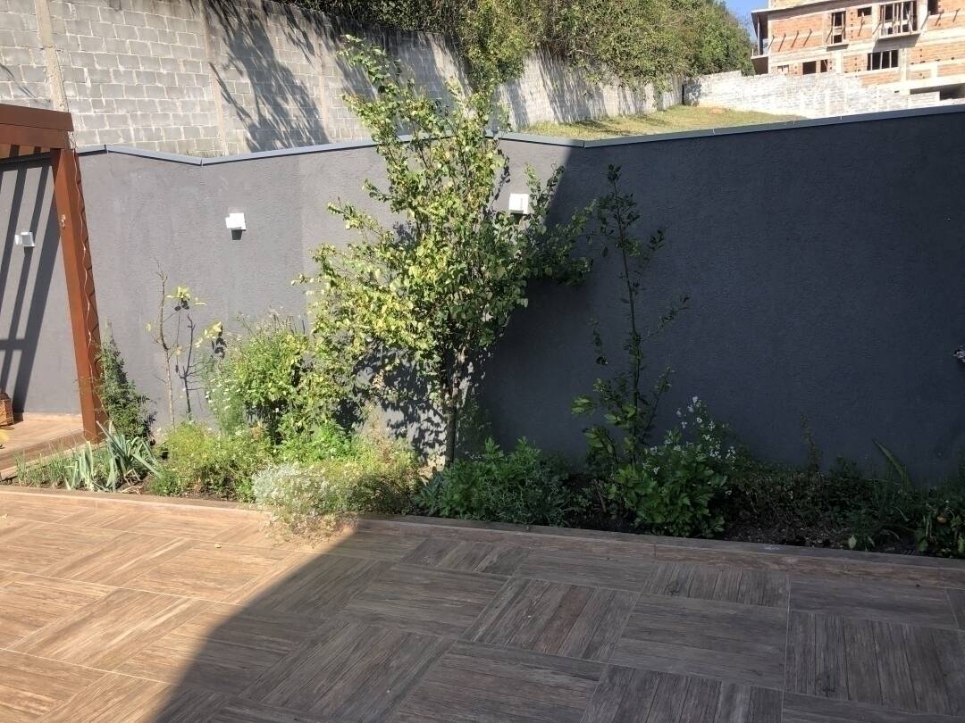 Casa à venda com 3 quartos, 330m² - Foto 2