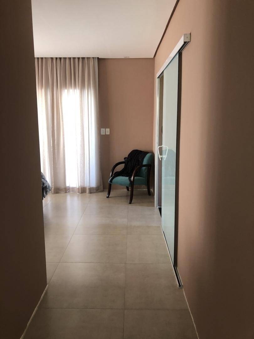 Casa à venda com 3 quartos, 330m² - Foto 14