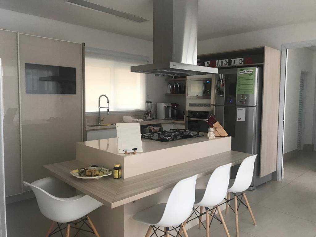 Casa à venda com 4 quartos, 340m² - Foto 7