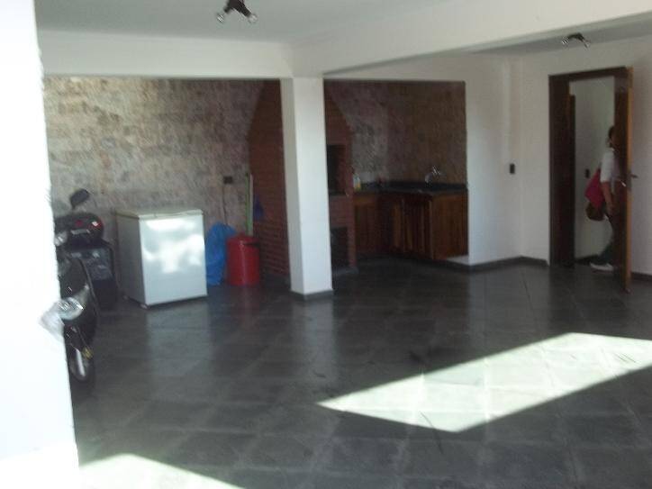 Casa de Condomínio à venda com 3 quartos, 300m² - Foto 2