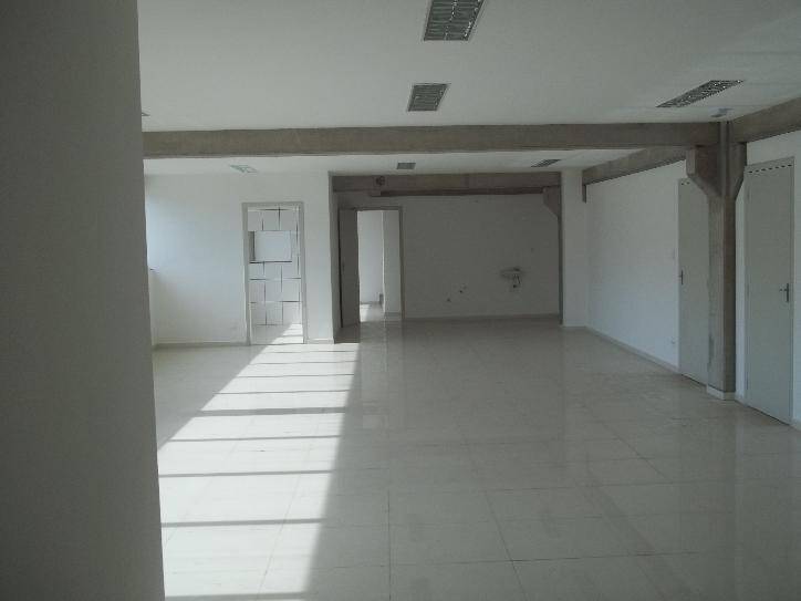 Depósito-Galpão-Armazém para alugar, 1350m² - Foto 5