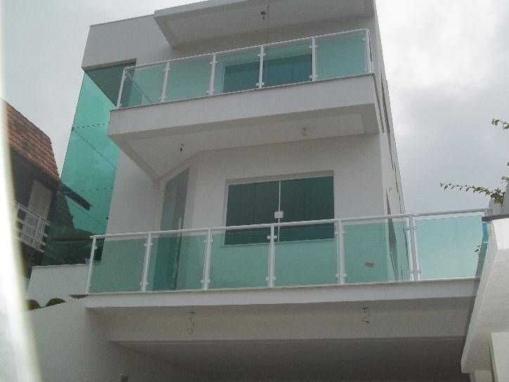 Casa de Condomínio à venda com 3 quartos, 250m² - Foto 1