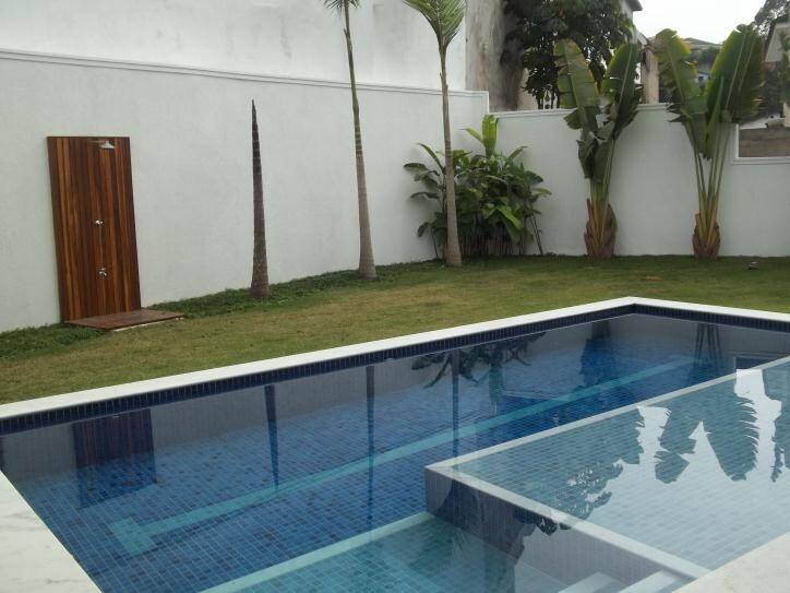 Casa de Condomínio à venda com 3 quartos, 550m² - Foto 1