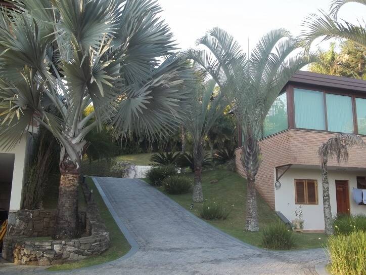 Casa de Condomínio à venda com 3 quartos, 1000m² - Foto 1