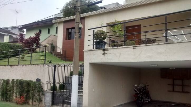 Casa de Condomínio à venda e aluguel com 3 quartos, 300m² - Foto 1