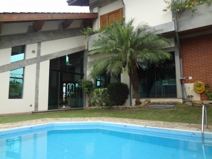 Casa de Condomínio à venda com 3 quartos, 330m² - Foto 2