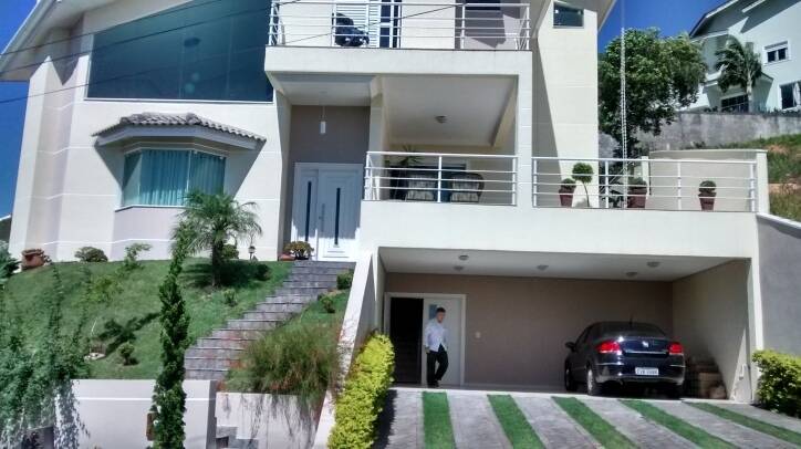 Casa de Condomínio à venda com 4 quartos, 300m² - Foto 1