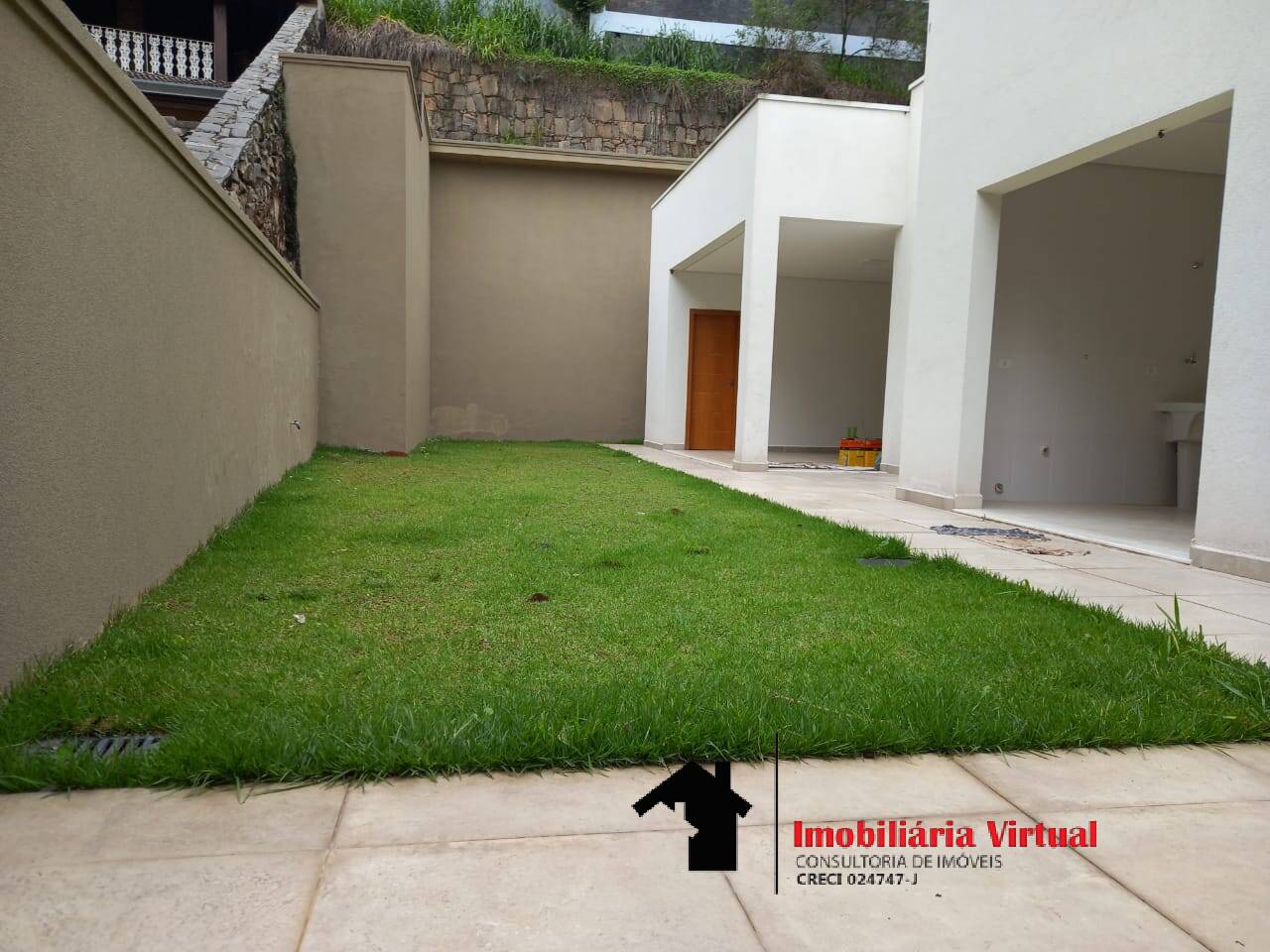 Casa à venda com 3 quartos, 250m² - Foto 11